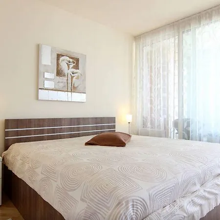 Bella Apartment Split